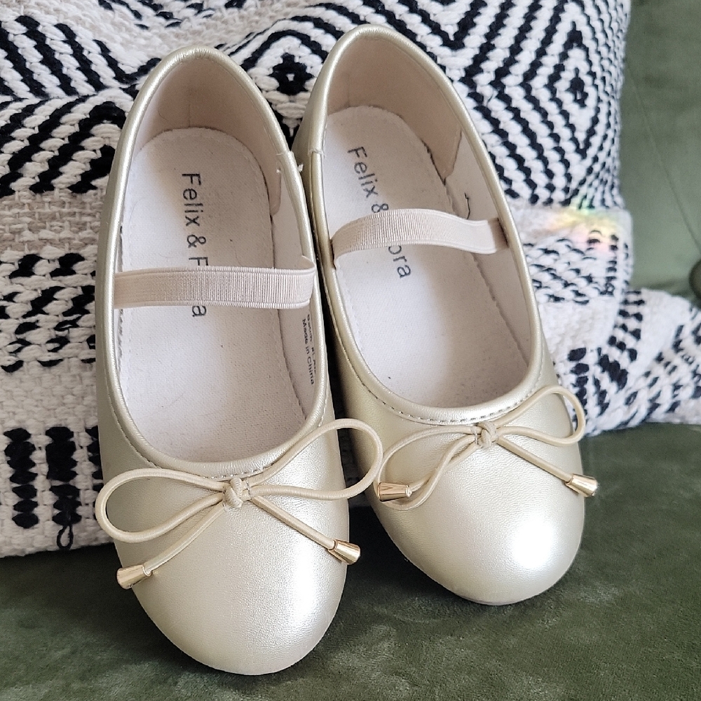 Felix & Flora Cream Kids Dress Shoes